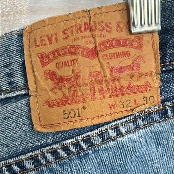 The Most Perfect Vintage Levi’s 501 Blue Denim Jeans - Picture 9 of 12